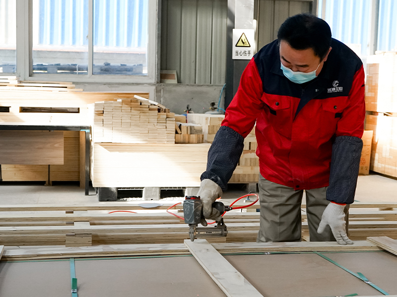顺乾新材料带你走进亚克力板生产工艺