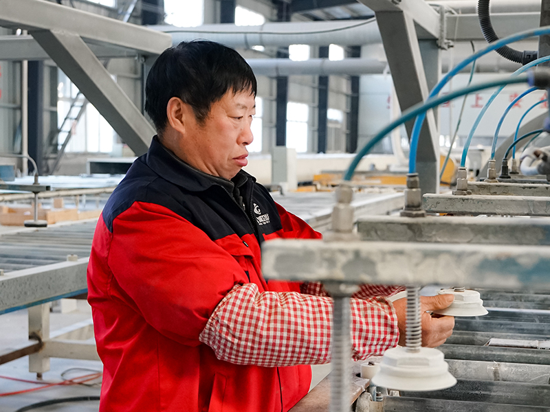 顺乾新材料揭晓亚克力板行业未来趋势